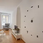 Tra I Versi Di Saba In Centro A *