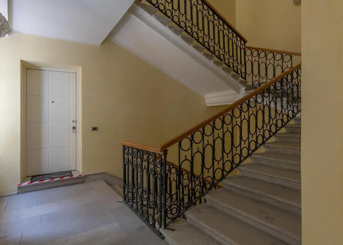 Apartment Tra I Versi Di Saba In Centro A Trieste