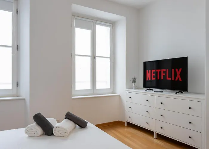 Tra I Versi Di Saba In Centro A Апартаменты Триест